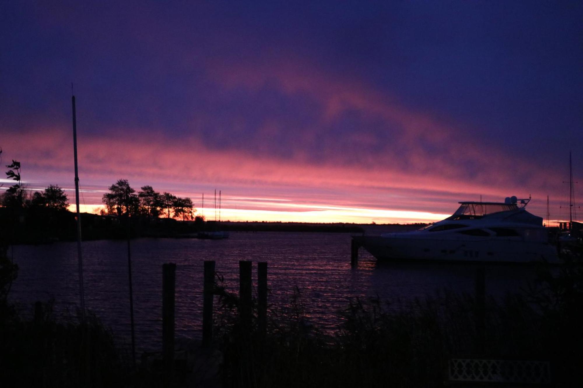 De Druif 6 Pers Holiday Home Close To The National Park Lauwersmeer Anjum Bagian luar foto