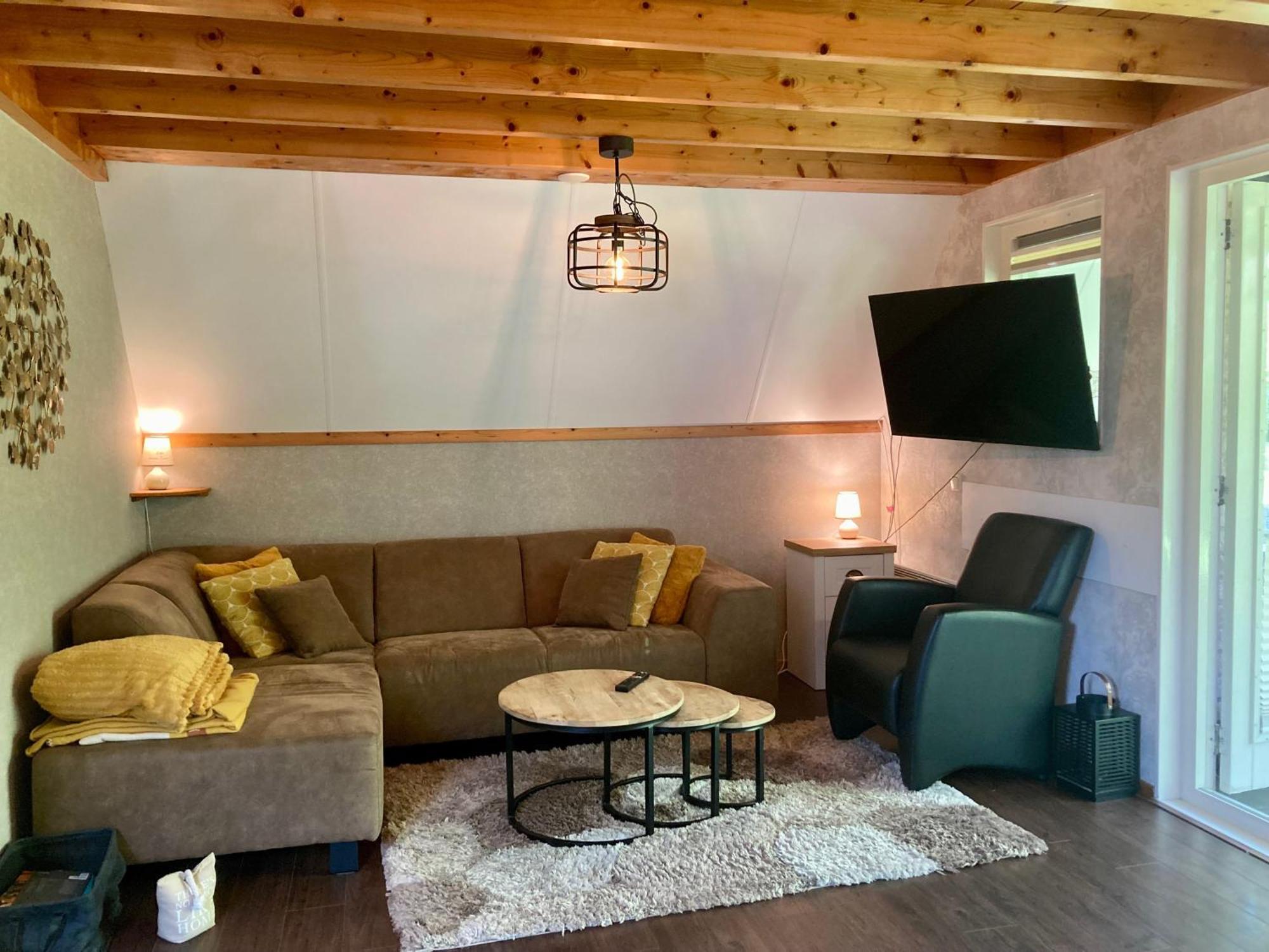 De Druif 6 Pers Holiday Home Close To The National Park Lauwersmeer Anjum Bagian luar foto